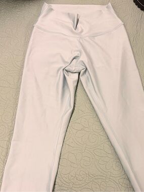 ALO Yoga Women's Leggings in Light blue